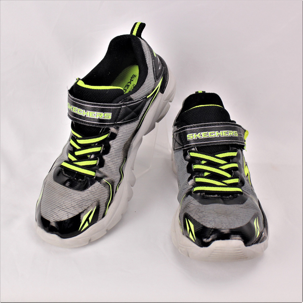 Skechers Woman Shoes Size 35 *